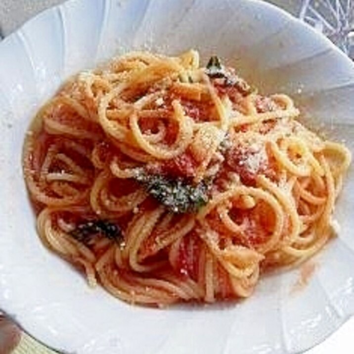 ホールトマトと生バジルのパスタ【みりんで隠し味】